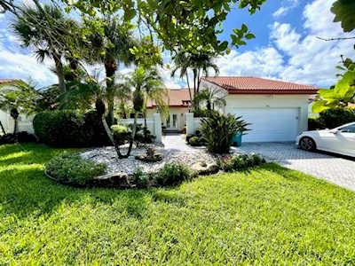 25 Windsor Lane Boynton Beach, FL 33436