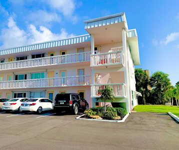 130 Doolen Court #310 North Palm Beach, FL 33408