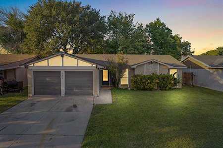 231 Blair Lane Arlington, TX 76014