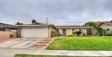 3210 Oregon Costa Mesa, CA 92626