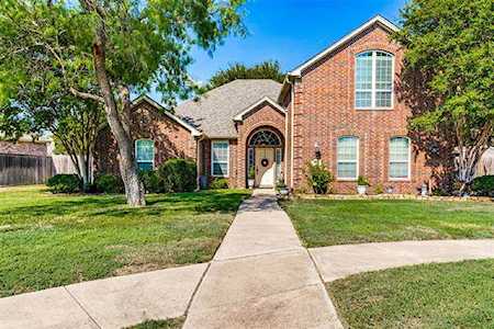 8300 Asta Court Benbrook, TX 76126