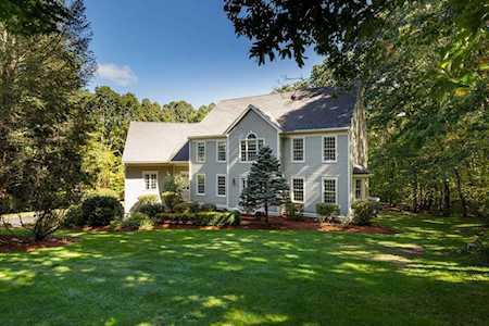 20 Hidden Brick Road Hopkinton, MA 01748