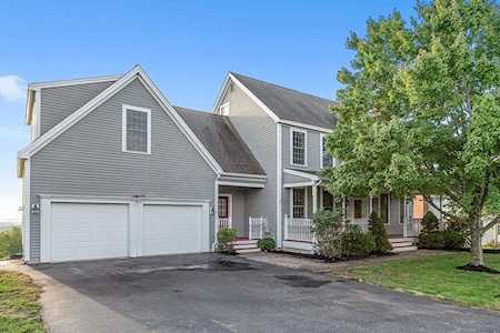 84 Pheasant Run Cir Leominster, MA 01453