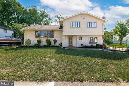 829 Kingston Dr Cherry Hill, NJ 08034
