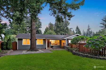7704 132nd Ave NE Kirkland, WA 98033