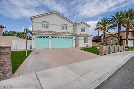8204 Green Clover Ave Las Vegas, NV 89149