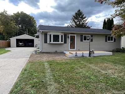 45267 Gable Inn Shelby Twp, MI 48317