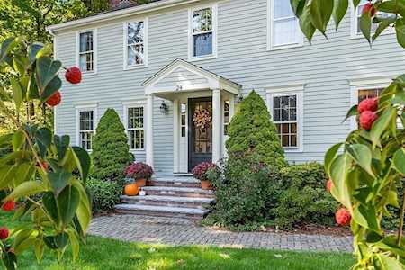 24 Joseph Reed Ln Acton, MA 01720