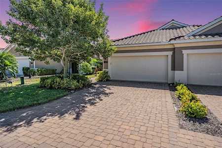 7205 Costa Bella Dr Bradenton, FL 34209