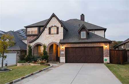 813 Summer Lane Mckinney, TX 75071