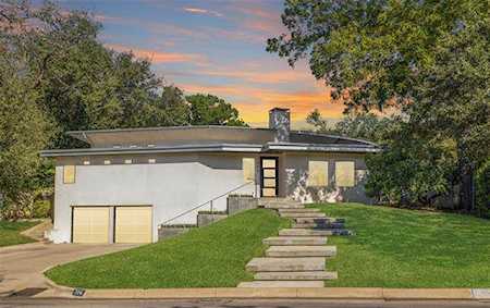 304 Crestwood Drive Fort Worth, TX 76107