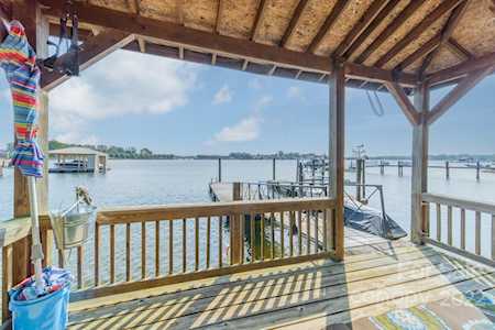4286 Lake Shore Rd N Denver, NC 28037