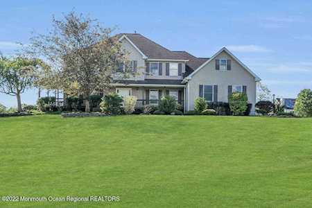 16 Cutter Ct Cream Ridge, NJ 08514