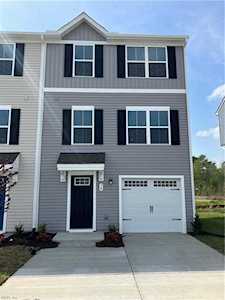 70 Clara Ct Suffolk, VA 23434
