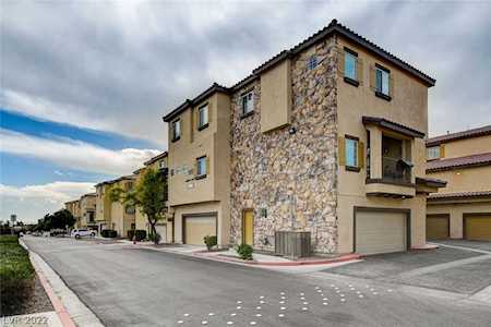 5955 Nuevo Leon St #8 North Las Vegas, NV 89031