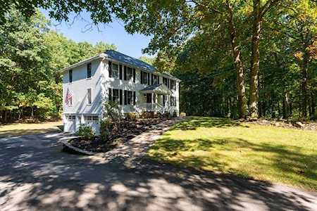 4 Texas Ln Tyngsborough, MA 01879