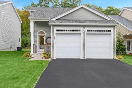 24 Hyde Park Circle #24 Uxbridge, MA 01569