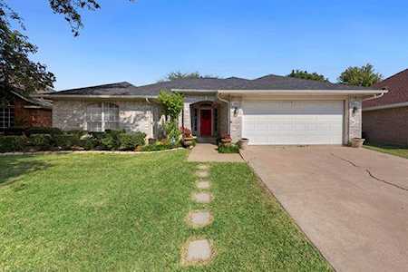 203 Miramar Drive Arlington, TX 76002