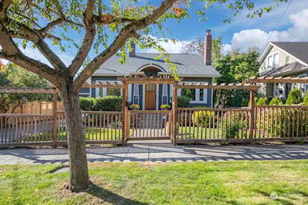 2211 30th Ave S Seattle, WA 98144