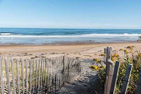 264 North End Boulevard #2 Salisbury, MA 01952