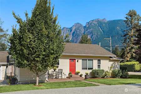 503 Ballarat Ave N North Bend, WA 98045