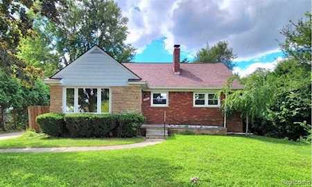 27423 Milton Warren, MI 48092