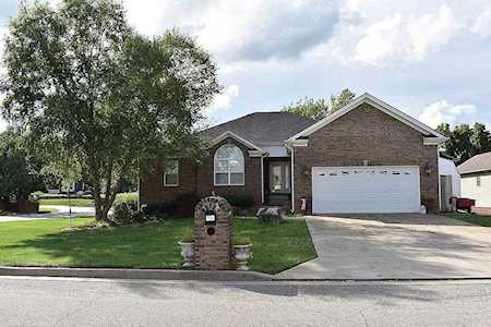 101 Hackberry Ct Frankfort, KY 40601