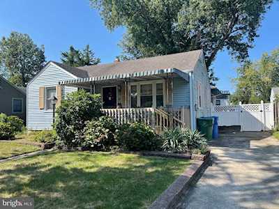 67 Stanford Rd Cherry Hill, NJ 08034