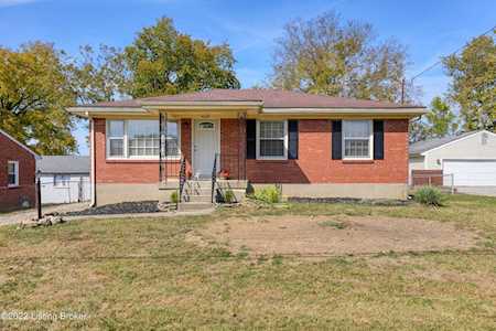 4309 Wendy Hills Dr Crestwood, KY 40014