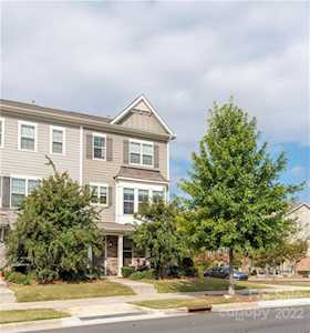 9304 Ainslie Downs St Charlotte, NC 28273