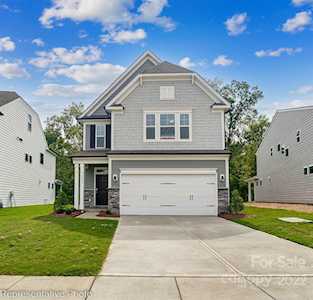 3923 Center Place Dr Harrisburg, NC 28075