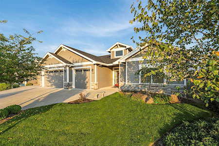 1327 Utah Dr Medford, OR 97504