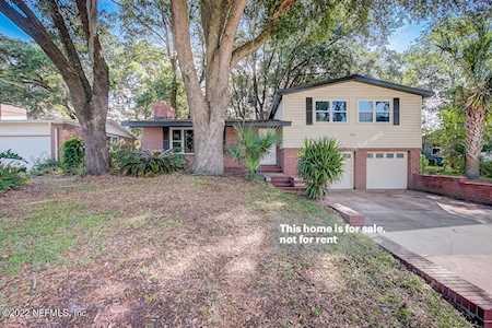 933 Carlotta RD W Jacksonville, FL 32211