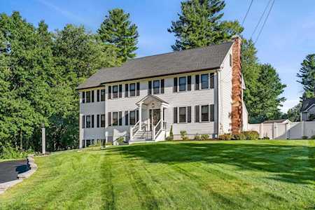 21 Bicentennial Dr Nashua, NH 03062