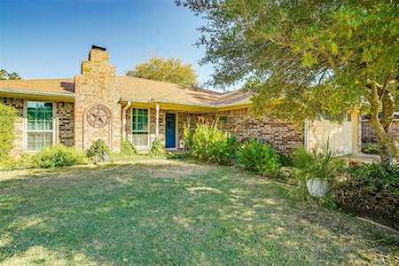 3816 Pueblo Trail Lake Worth, TX 76135
