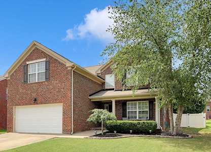 5041 Saint Ives Dr Murfreesboro, TN 37128