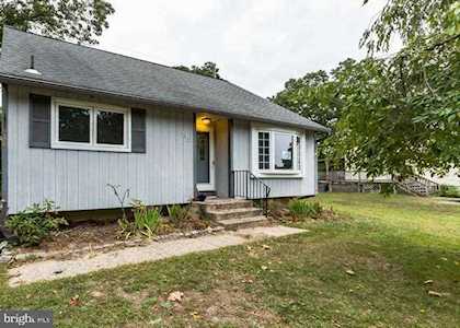 112 Saint Moritz Dr Sicklerville, NJ 08081