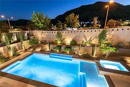 10325 Green Ember Dr Las Vegas, NV 89135