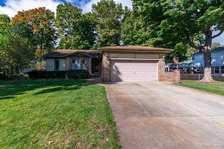 46049 Custer Utica, MI 48317
