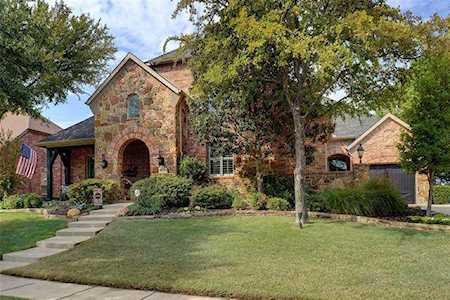 8950 Crockett Drive Lantana, TX 76226