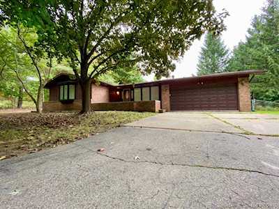 8388 32 Mile Washington, MI 48095