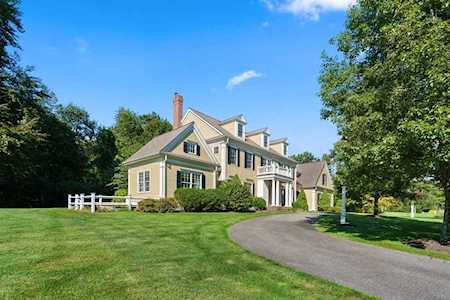 15 Hidden Springs Ln Wayland, MA 01778