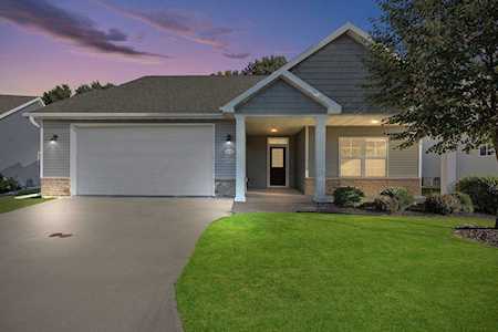 1635 Oak Hollow Ln Neenah, Village of Fox Crossing, WI 54956