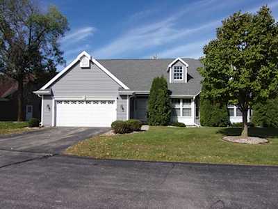 2533 Village Ln Oshkosh, City of Oshkosh, WI 54904-8173