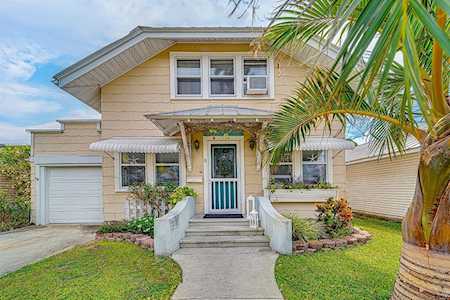 11 Seminole Dr Bradenton, FL 34208
