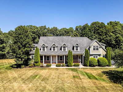 17 Evergreen Dr North Hampton, NH 03862