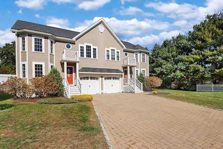 19 Decolores Dr #19 Wayland, MA 01778