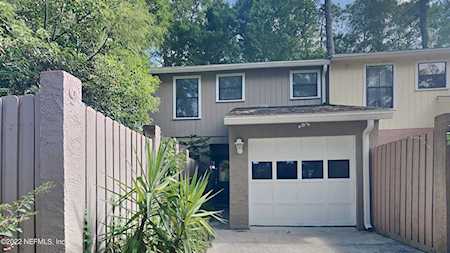 5568 La Moya AVE Jacksonville, FL 32210