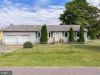 42 Penn Beach Dr Pennsville, NJ 08070