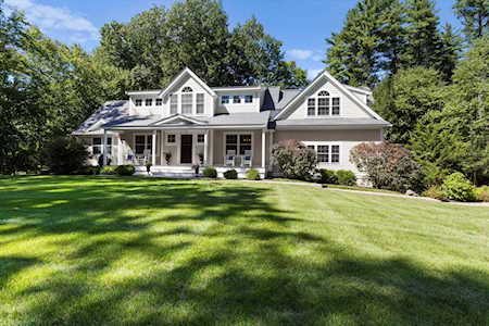 30 Evergreen Dr Hampton Falls, NH 03844